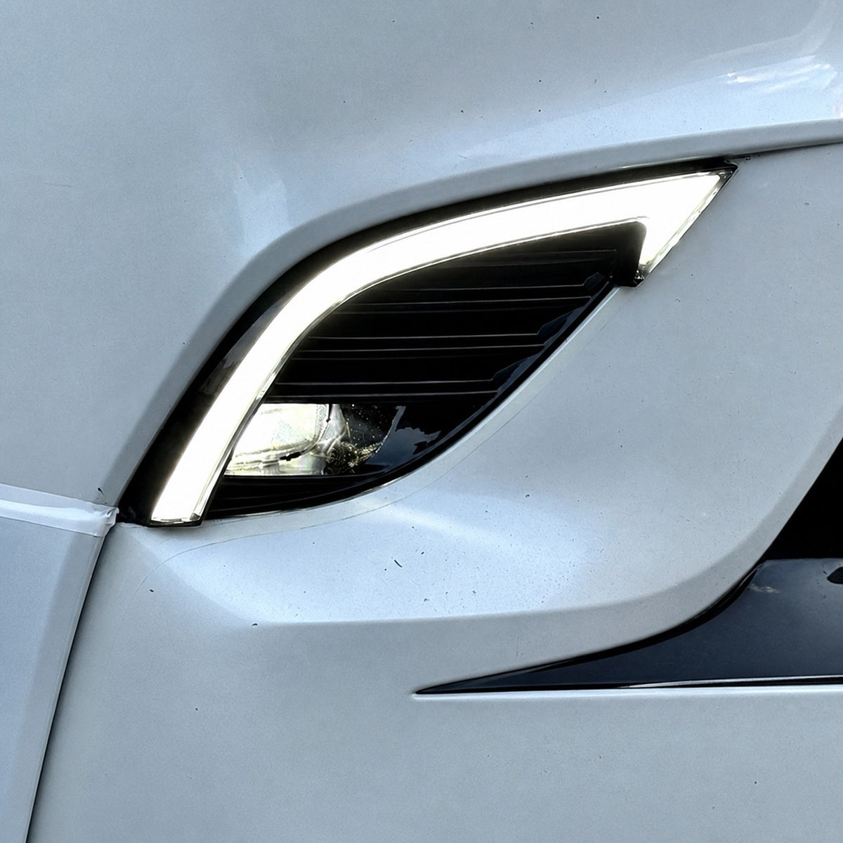 KRVN Winglet Sequential LED DRL + Fog Light Kit for 2018-2020 Toyota Camry SE/XSE — view 7